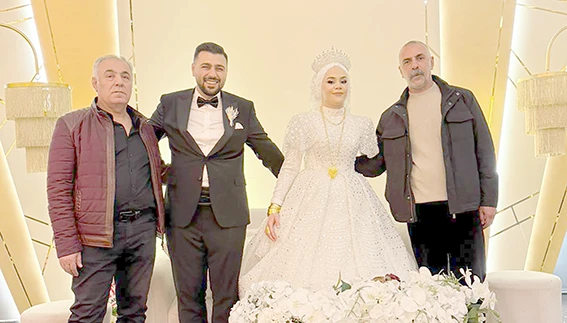 AYHAN VE G&Uuml;NER AİLESİNİN MUTLU G&Uuml;N&Uuml;