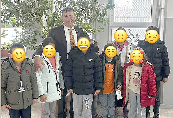 BATSO&rsquo;DAN İHTİYA&Ccedil; SAHİBİ 100 &Ouml;ĞRENCİYE MONT YARDIMI