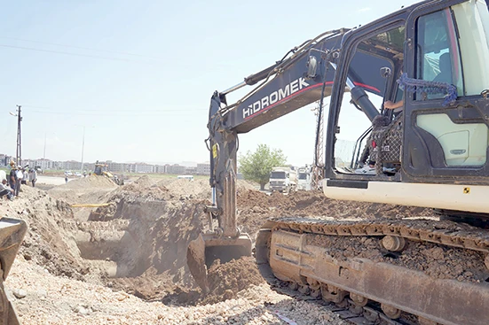 BULVARDA İKİ PROJE BİRLİKTE Y&Uuml;R&Uuml;T&Uuml;L&Uuml;YOR