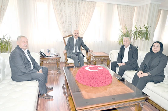 CHP Y&Ouml;NETİMİNDEN VALİ CANALP&rsquo;E ZİYARET
