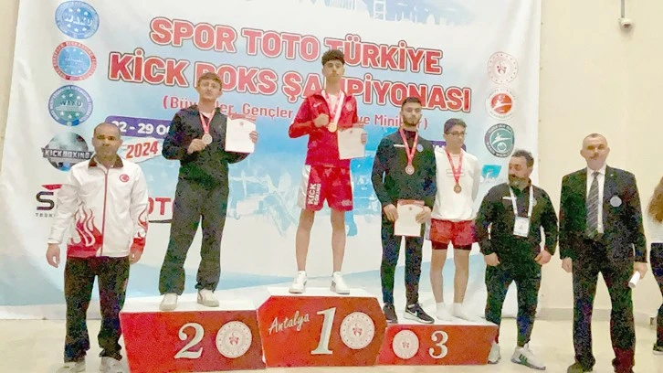 FURKAN &Ccedil;ELİK, T&Uuml;RKİYE ŞAMPİYONU OLDU