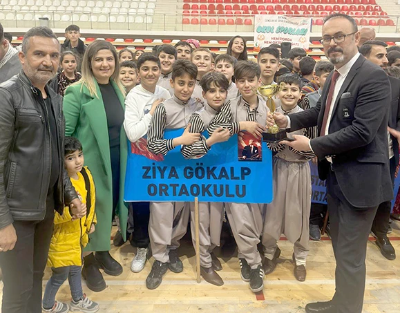 HALK OYUNLARINDA ZİYA G&Ouml;KALP FARKI