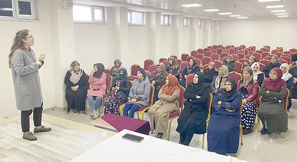 ‘KORUYUCU MELEĞİM ANNEM’ PROJESİ VELİ EĞİTİMLERİ BAŞLADI