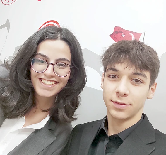 BATMANLI GENÇLERDEN KURULDA BÜYÜK BAŞARI