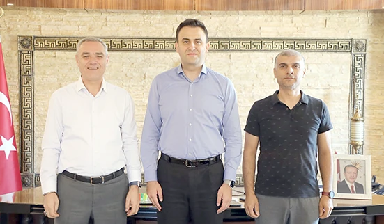 KAYMAKAM İMRAK'TAN BAŞARILI İSİMLERE PLAKET