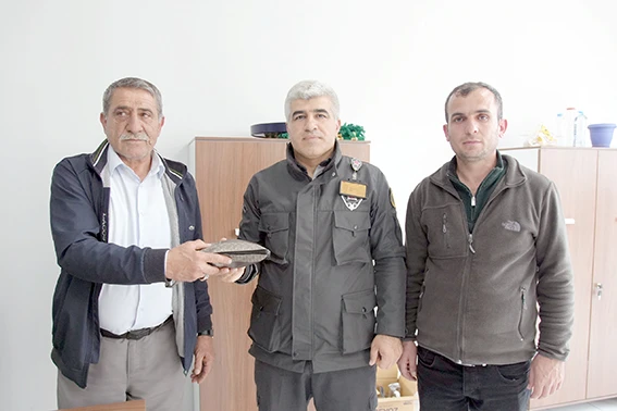 UNUTULAN ALTIN DOLU &Ccedil;ANTA SAHİBİNE TESLİM EDİLDİ