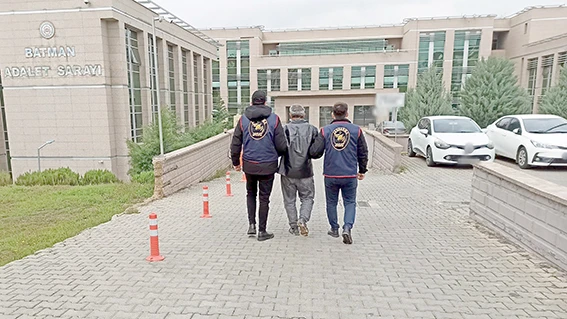 42 YIL HAPİS CEZASIYLA FİRARDAYDI