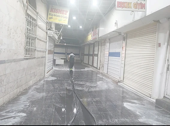 ALO TEVŞO PAZARI YIKANIP DEZENFEKTE EDİLDİ