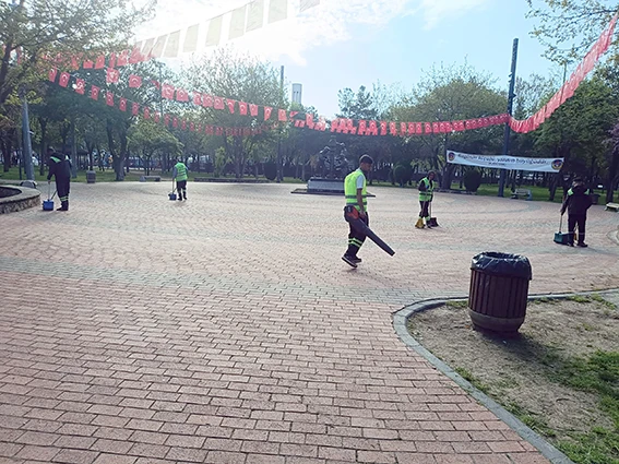 23 NİSAN ETKİNLİĞİ SONRASI TEMİZLİK &Ccedil;ALIŞMASI