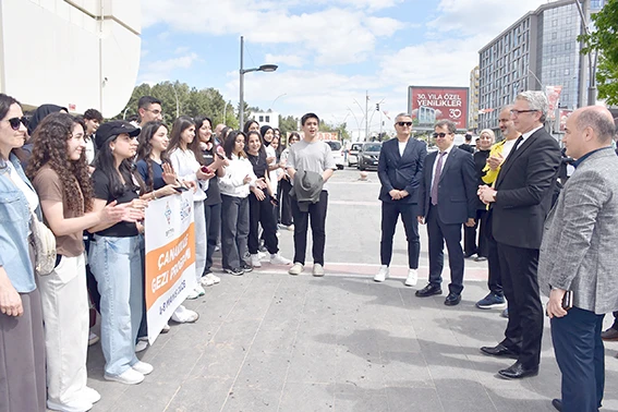 &Ouml;ĞRENCİLER &Ccedil;ANAKKALE GEZİSİNE UĞURLANDI