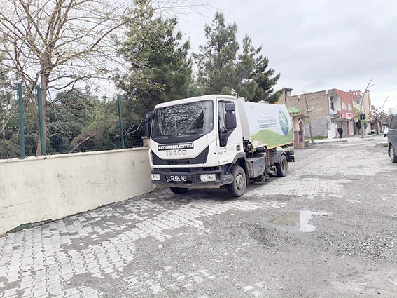 KARŞIYAKA&rsquo;DA KAPSAMLI TEMİZLİK &Ccedil;ALIŞMASI