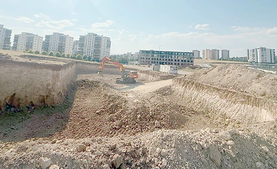 FEN İŞLERİ&rsquo;NDEN KENT GENELİNDE YOL A&Ccedil;MA &Ccedil;ALIŞMALARI