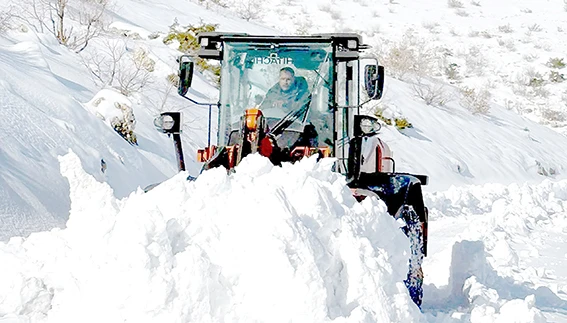 GERC&Uuml;Ş&rsquo;TE KAPANAN YOLLAR ULAŞIMA A&Ccedil;ILIYOR
