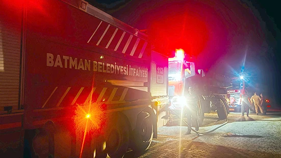 BATMAN İTFAİYESİ BİTLİS&rsquo;TE YANGINLA M&Uuml;CADELE ETTİ