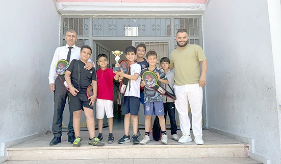 FATİH İLKOKULU BAŞARILI &Ouml;ĞRENCİLERİNİ &Ouml;D&Uuml;LLENDİRDİ