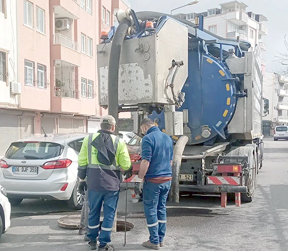 BASKİ&rsquo;DEN YAĞMUR SUYU HATLARINA YOĞUN MESAİ