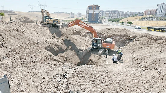 BASKİ EKİPLERİ 24 SAATTİR ARALIKSIZ &Ccedil;ALIŞIYOR