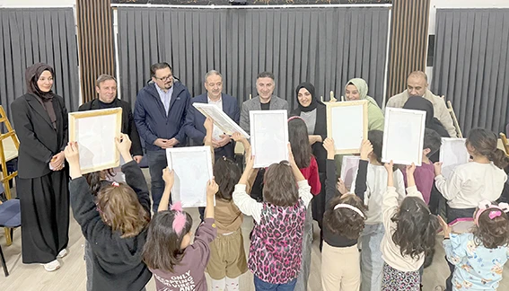 MİNİK YÜREKLER DUYGULARINI RENKLERLE İFADE ETTİ