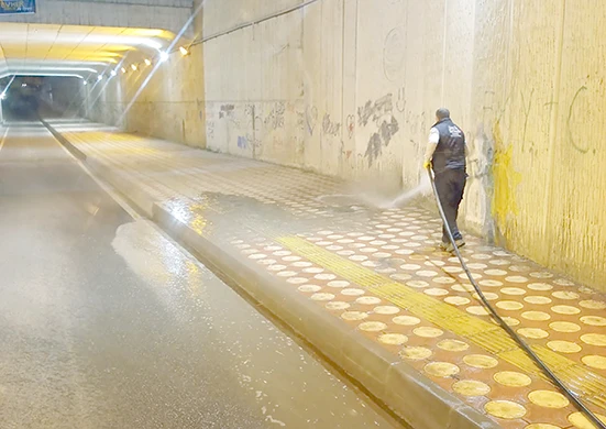 MERETO CADDESİ PIRIL PIRIL YIKANDI