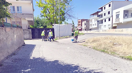 SEYİTLER VE İLUH MAHALLELERİNDE TEMİZLİK &Ccedil;ALIŞMALARI S&Uuml;R&Uuml;YOR