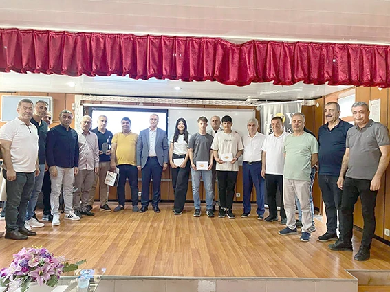 MATEMATİK YARIŞMASI ÖDÜLLERİ VERİLDİ