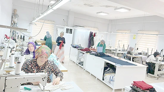 KADINLAR BİLMEK&rsquo;LE MESLEK EDİNİP İŞ HAYATINA HAZIRLANIYOR