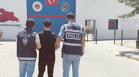 43 SU&Ccedil;TAN ARANAN FİRARİ YAKALANDI