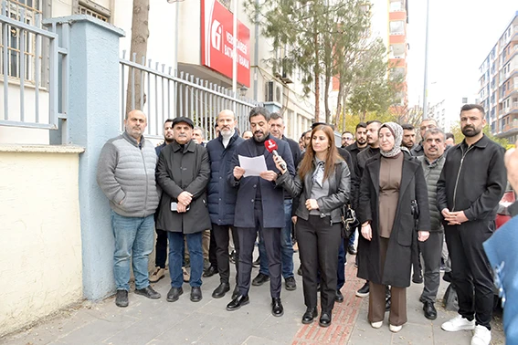 MALİ M&Uuml;ŞAVİRLERDEN EŞ ZAMANLI A&Ccedil;IKLAMA