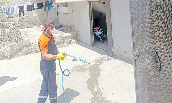 MAHALLELERDEKİ İLA&Ccedil;LAMA &Ccedil;ALIŞMALARI DEVAM EDİYOR