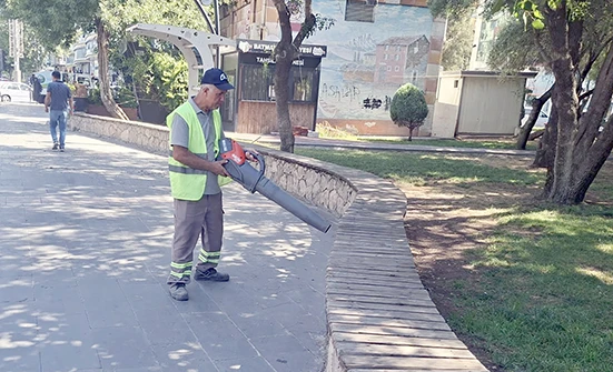KENT GENELİNDE ARALIKSIZ TEMİZLİK &Ccedil;ALIŞMASI