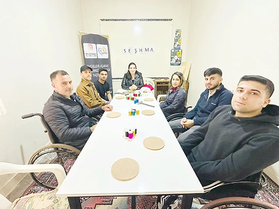 ENGELLER SANATLA AŞILIYOR