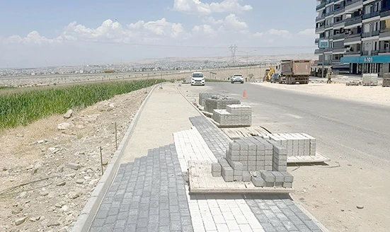 FEN İŞLERİ EKİPLERİ KENTİN D&Ouml;RT BİR YANINDA SAHADA