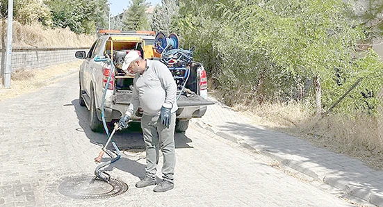 HAŞERE VE SİVRİSİNEKLERE KARŞI İLA&Ccedil;LAMA &Ccedil;ALIŞMALARI S&Uuml;R&Uuml;YOR