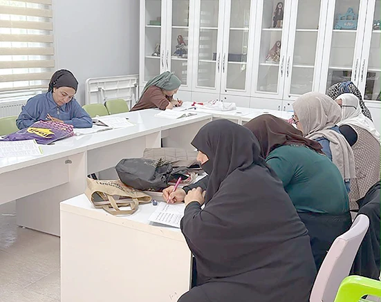KADINLAR BİLMEK İLE HAYATA DAHA G&Uuml;&Ccedil;L&Uuml; KATILIYOR