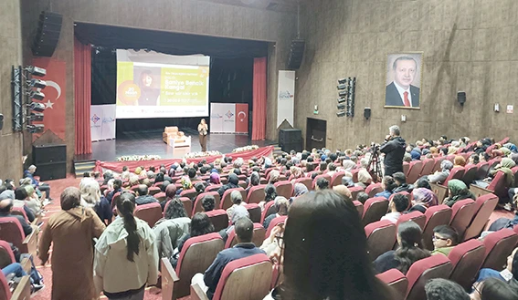 EBEVEYNLERE &lsquo;SINIR VAR, SİNİR YOK&rsquo; REHBERLİĞİ