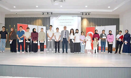 YARIŞMADA DERECEYE GİREN &Ouml;ĞRENCİLER &Ouml;D&Uuml;LLENDİRİLDİ