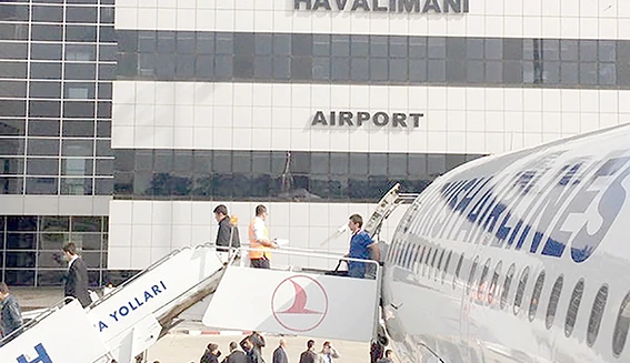 BATMAN HAVALİMANI YOLCULARINI UYARDI