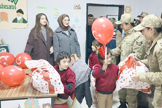 JANDARMA&rsquo;DAN TOPLUM DESTEKLİ ANLAMLI ZİYARET