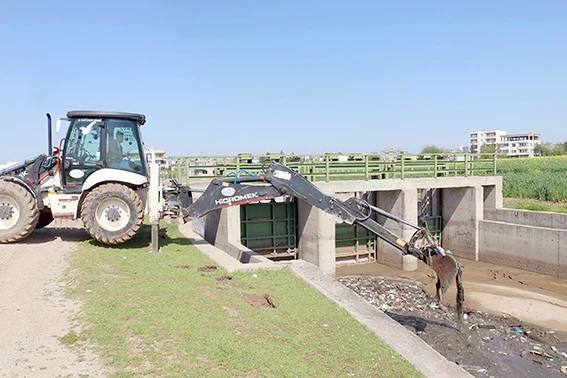 2 G&Uuml;NDE 12 KAMYON ATIK TAŞINDI, 50 TONLUK TEMİZLİK YAPILDI