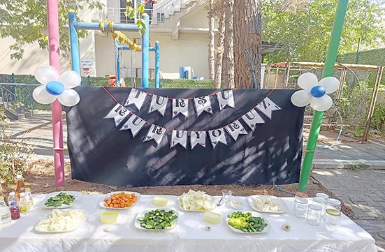 MİNİKLER TURŞU YAPIMINI UYGULAMALI &Ouml;ĞRENDİ