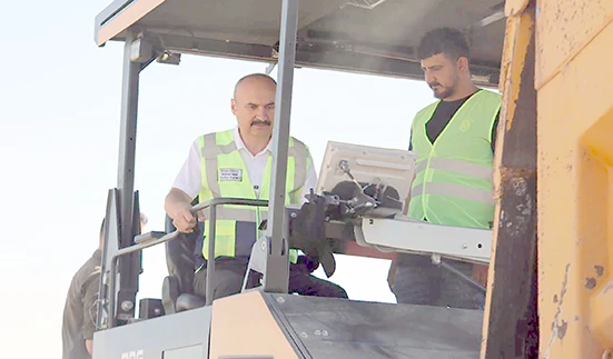 NECAT NASIROĞLU BULVARI&rsquo;NIN 2. ETABINDA ASFALTLAMA BAŞLADI