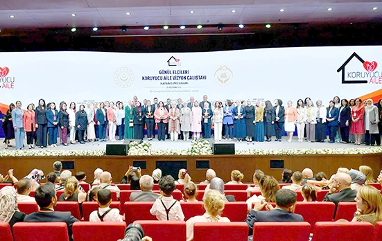 BAYAN CANALP, AİLE VİZYON &Ccedil;ALIŞTAYI PROGRAMINA KATILDI