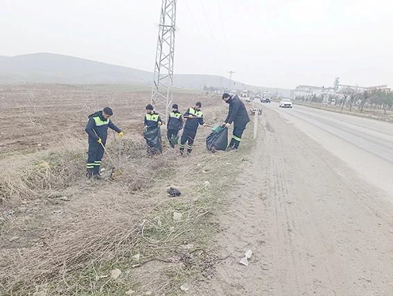 &Ccedil;EVRE YOLUNDA 190 TON ATIK TOPLANDI