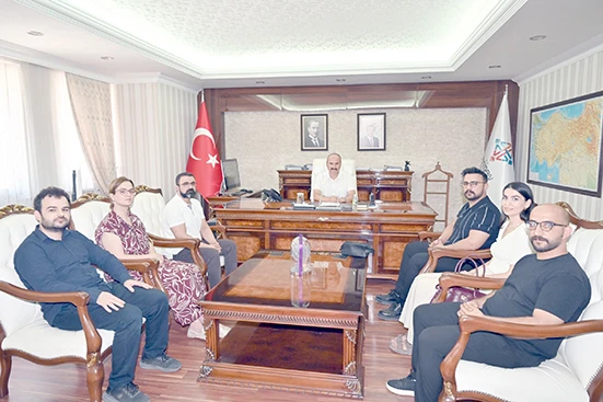 ECZACILARDAN VALİ CANALP&rsquo;E ZİYARET