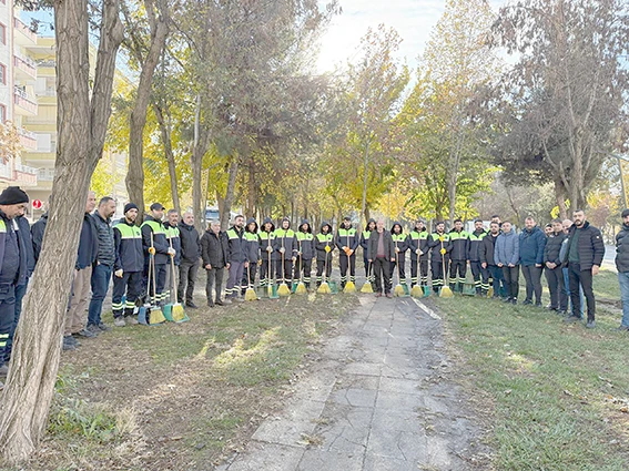 TEMİZLİK EKİPLERİNİN BU HAFTAKİ DURAĞI GAP MAHALLESİYDİ