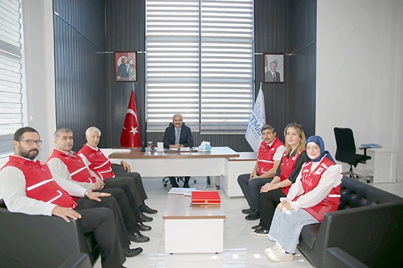 VALİ CANALP, KIZILAY HEYETİNİ KABUL ETTİ