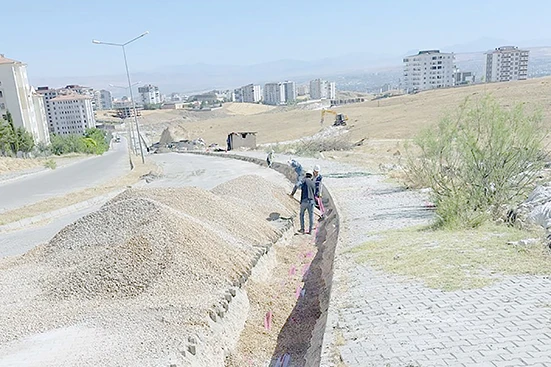 ALTYAPI YATIRIMLARI HIZ KESMİYOR