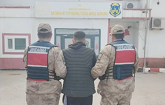 FİRARİ H&Uuml;K&Uuml;ML&Uuml; YAKALANDI