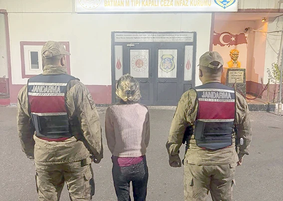 ARANAN ŞAHISLARA Y&Ouml;NELİK OPERASYONLARDA 17 KİŞİ YAKALANDI