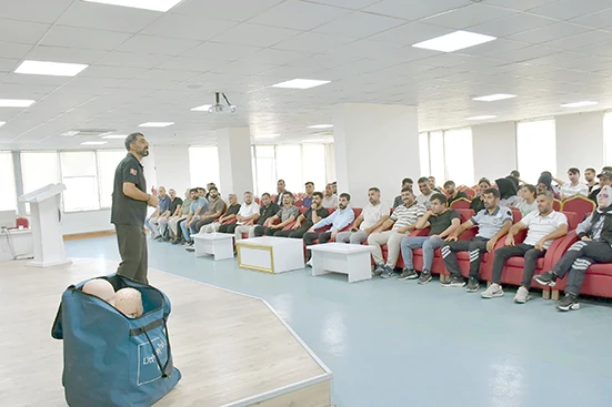 OKULLARDA G&Ouml;REVLİ PERSONELE ACİL DURUM BİLGİLENDİRMESİ